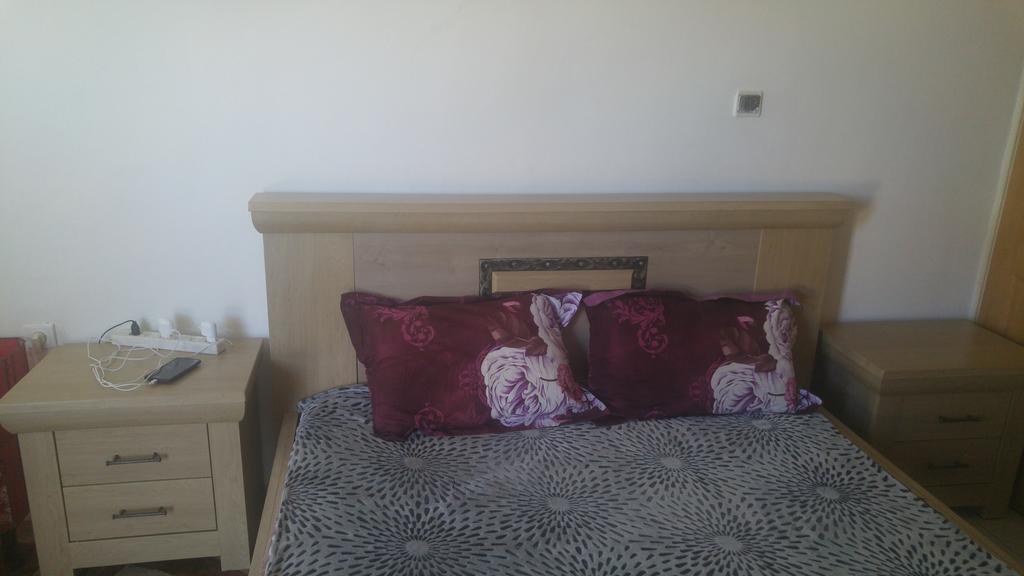 Rakevet Hotel Бат Ям Екстериор снимка